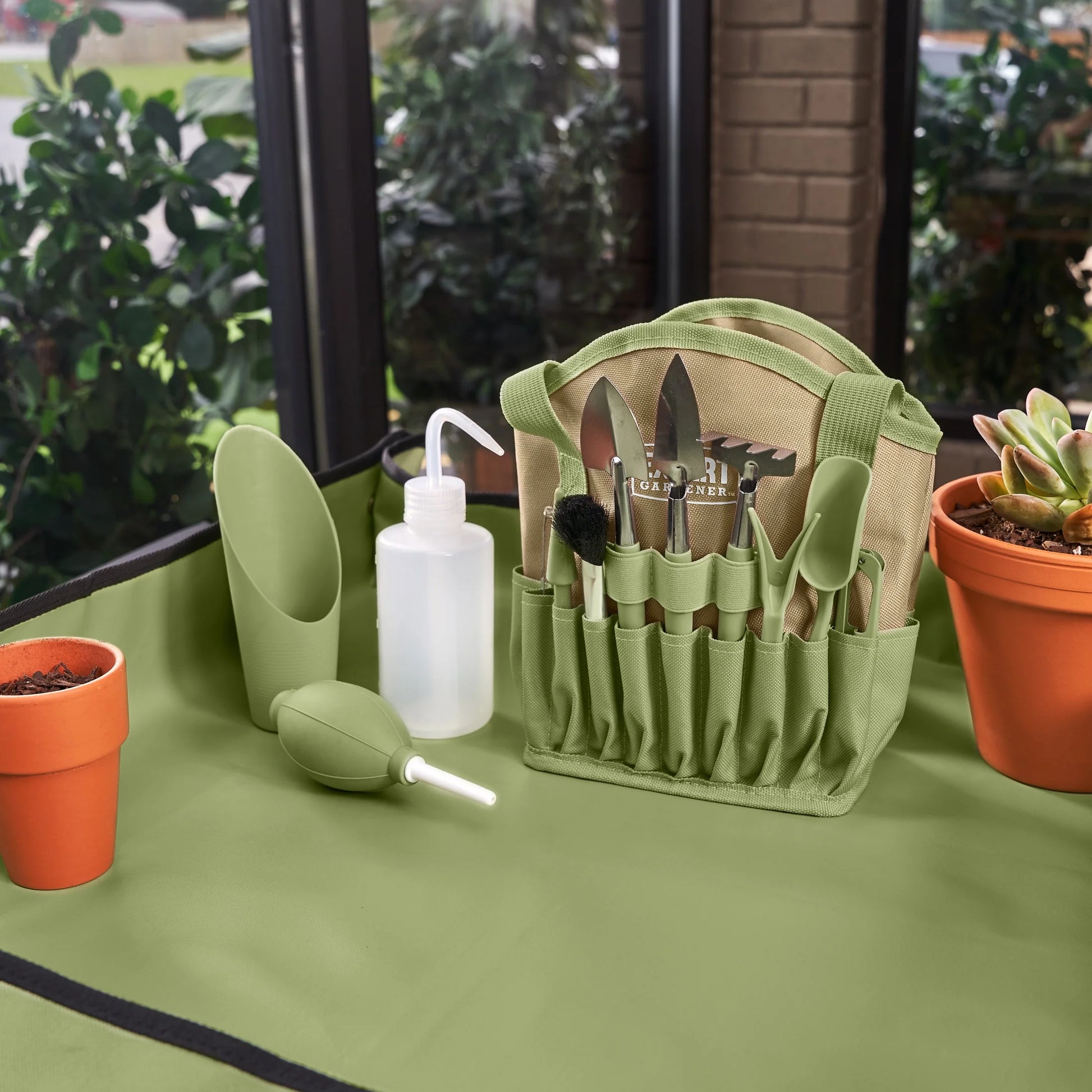 Foldable Indoor and Outdoor Repotting Gardening Mat, Waterproof, Green, Durable Oxford Fabric
