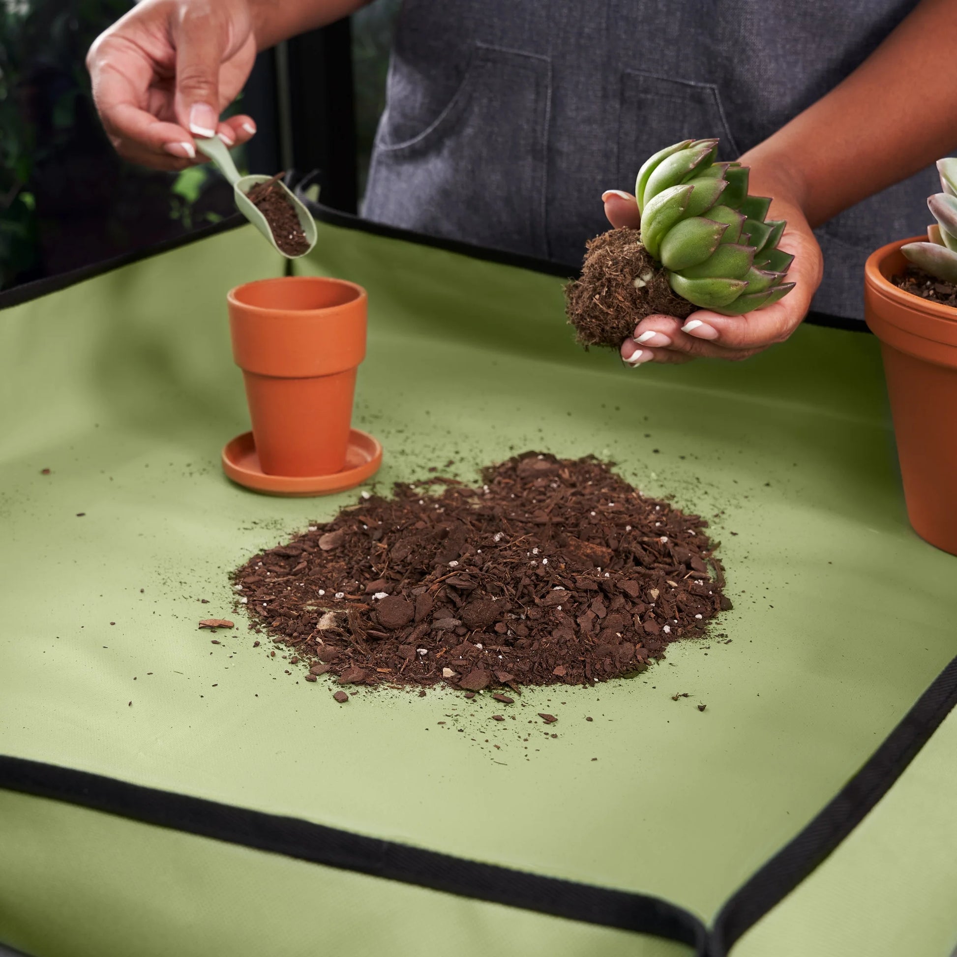 Foldable Indoor and Outdoor Repotting Gardening Mat, Waterproof, Green, Durable Oxford Fabric